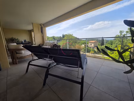 superbe appartement t4 (109 m2) avec vaste terrasse et vue d