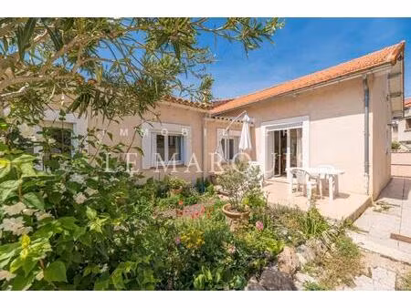 maison avec terrasses et jardin – garage – dépendance