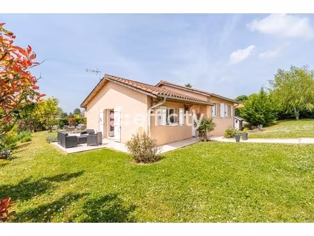 maison 7 pièces - 122 m²