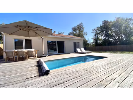 maison neuve 3p/80 m² sur parcelle de 956 m² avec piscine et boulodrome