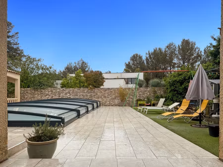 maison familiale de 190 m² avec piscine  garage et terrain arboré – secteur recherché