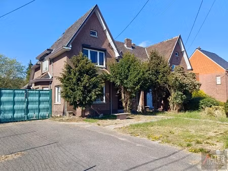 opbrengsteigendom met 2 appartementen