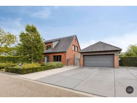 energiezuinige  vrijstaande woning met prachtige tuin