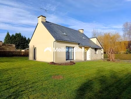 maison familiale au cœur de la gacilly avec grand terrain constructible