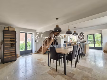 longère rénovée avec goût   volumes généreux  dépendances  calme