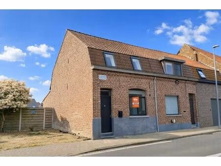 instapklare  volledig gerenoveerde en energiezuinige woning te koop in het charmante mesen