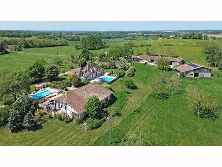 superbe domaine de 20 hectares près de lauzun