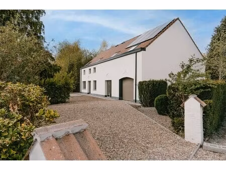 prachtige  kwalitatief gerenoveerde villa op toplocatie