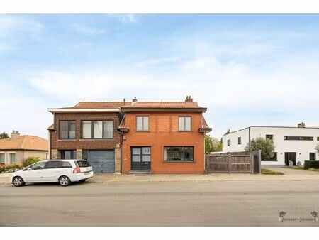 gerenoveerde woning met ruim magazijn
