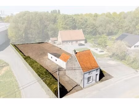 te slopen woning op ruim perceel van 1000m² te koop in wielsbeke!⭐