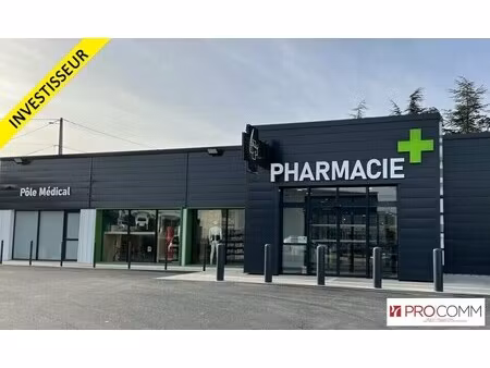 vente local d’activités cabannes 84800 342m²