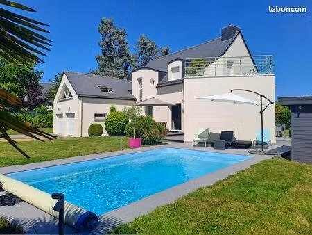 maison 8 pièces avec piscine chauffée