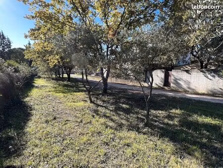terrain 750 m² brignoles