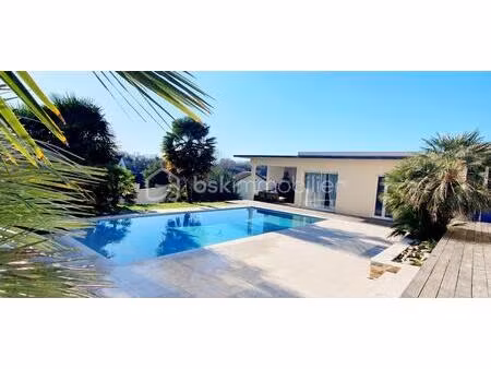 maison de 240 m² à maucor