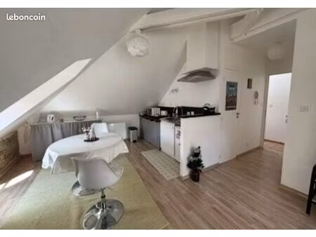 redon beau studio meublé quartier du port