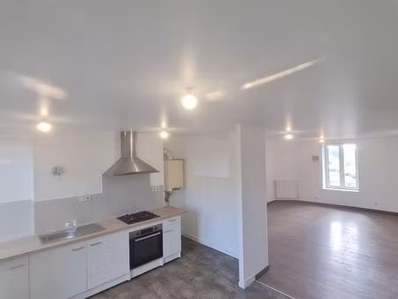 loue appartement t4 refait à neuf