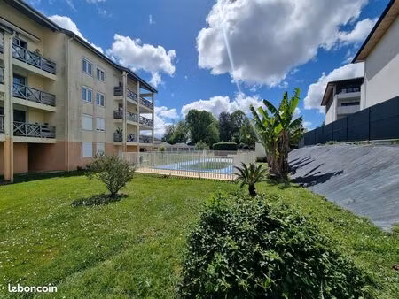 grand f4 avec clim  terrasses  garage double  ascenseur et piscine