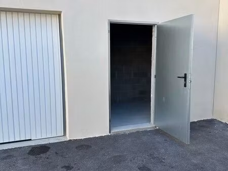 box à louer sécurisé – 70 – hauteur rare 3 50m
