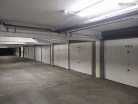 box fermé sécurisé – 15 m² – proche genève – saint‑julien‑en‑genevois