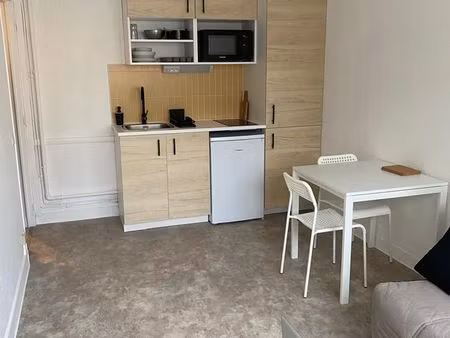 studio refait à neuf proche timone