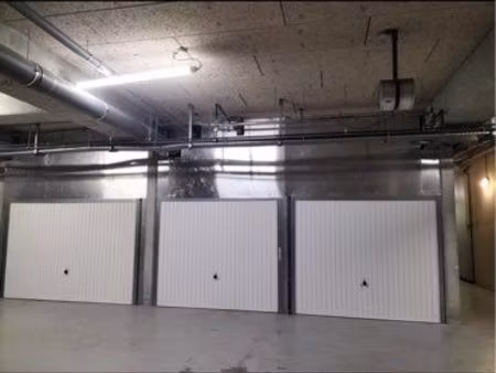 garage sécurisé à louer