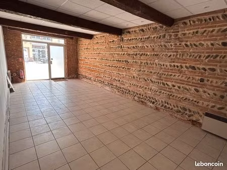 local commercial - 40 m² - muret centre - 690