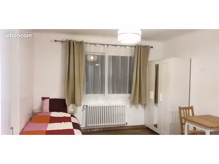 studio meublé – 8 min rer c – 19 m²