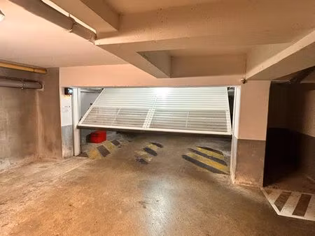 place de parking sécurisée - cinq cantons (anglet)