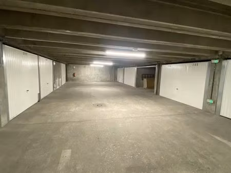 loue garage croix rousse lyon