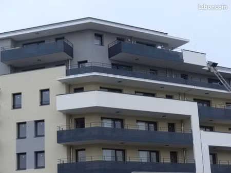 location appartement t3 traversant résidence initial