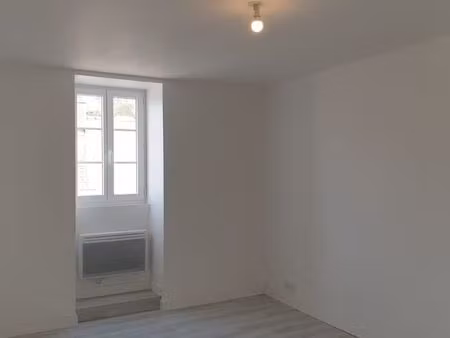 studio lumineux 20 m² – centre morlaix – calme & sécurisé