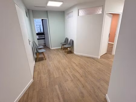 bureau  17 m²