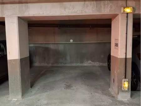 location parking couvert sécurisé