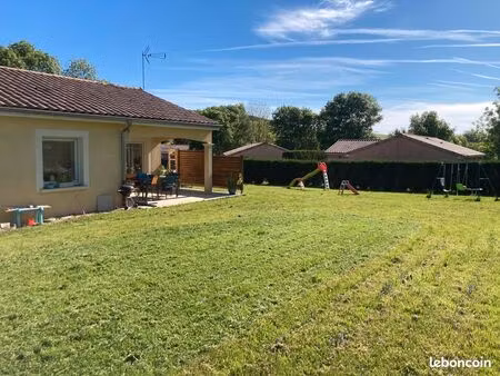 maison recente de plain-pied a louer