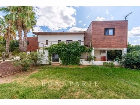 villa contemporaine avec piscine à débordement – grau d’agde