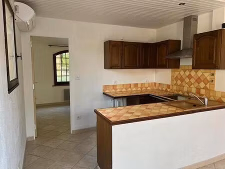 location appartement 2 pièces 33m² ste anastasie sur issole 83136