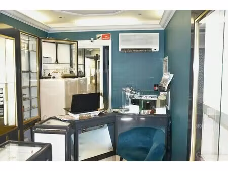 location local commercial 15m² nice 06300