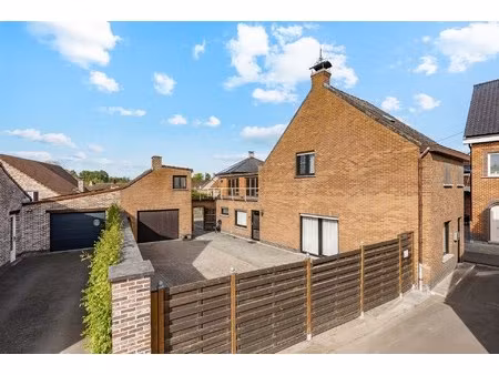 huis te koop in uitbergen met 2 slaapkamers