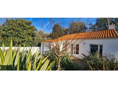 maison clisson 4 pièces 78.39 m² . 2 chs . t 307 m² . garage . terrasse