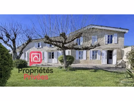a 15 mn de blaye - au calme belle girondine en pierre rénovée - 197 m2 habitables -7p- 4 c