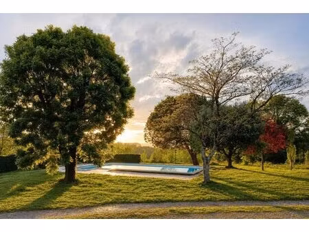 maison en pierre avec piscine à gageac-et-rouillac