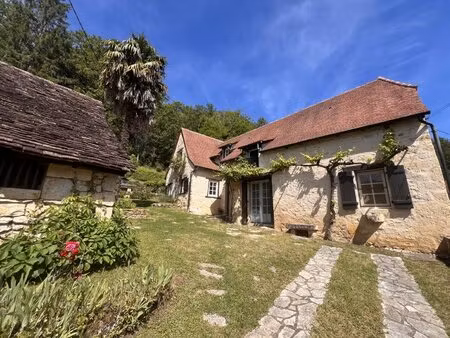 superbe maison en pierre rénovée avec 3 chambres dans un charmant hameau près de...