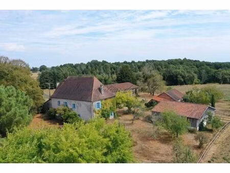 domaine de caractere xviiè sur 35ha avec etang