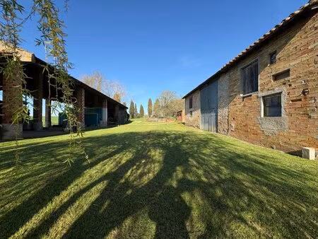 rare opportunité grange et hangar agricole avec fort potentiel et vue pyrénées