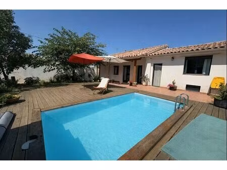 maison de caractère rénovée avec piscine