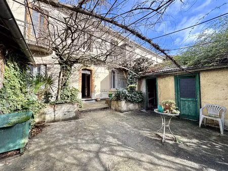 ensemble immobilier à proximité du centre-ville