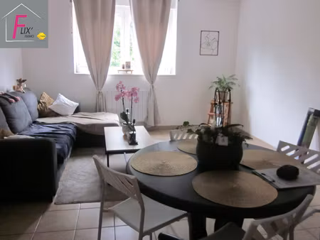 location appartement 3 pièces 58m² flixecourt 80420