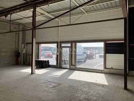 location commerce saint germain du puy 18390 134m²