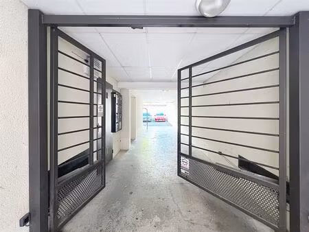 deux parkings securises secteur amelie d'oublie