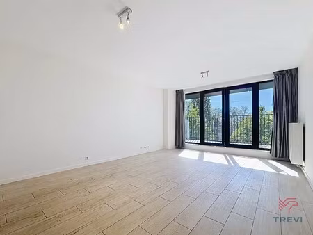 mooi appartement met 1 slaapkamer + p